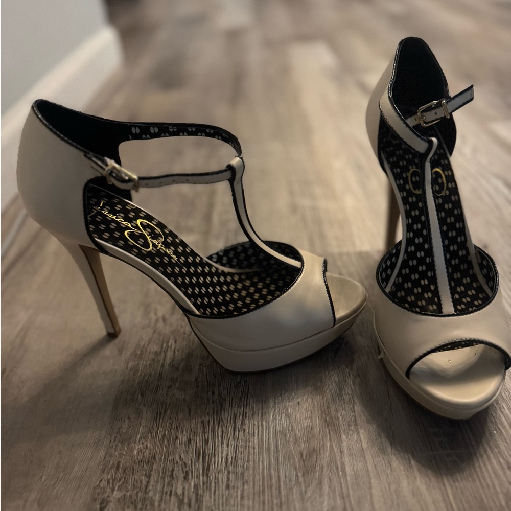 Jessica Simpson Bansi Elegant Cream T-Strap Heels size 10 M